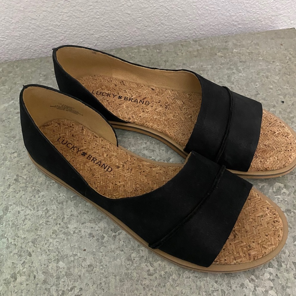 Flats - Picture 2 of 4